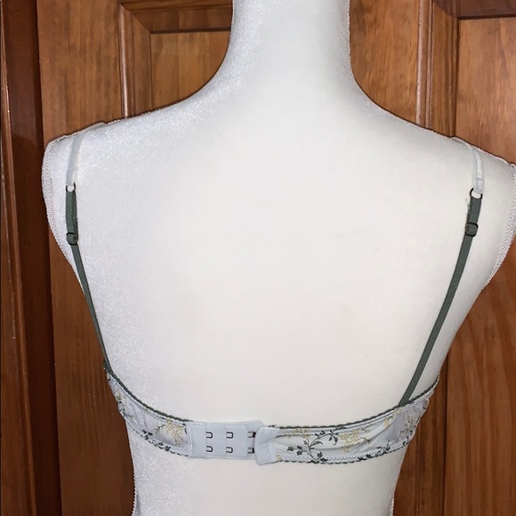 36C Victoria’s Secret floral bra - Picture 5 of 8